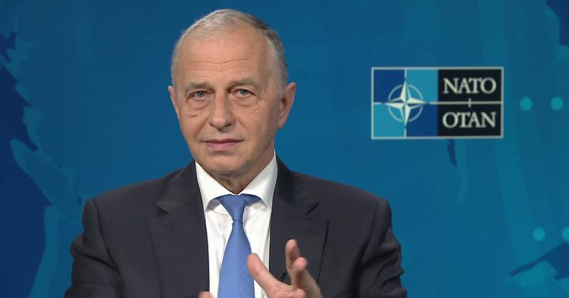 Secretarul general adjunct al NATO Mircea Geoană Centrul strategic de