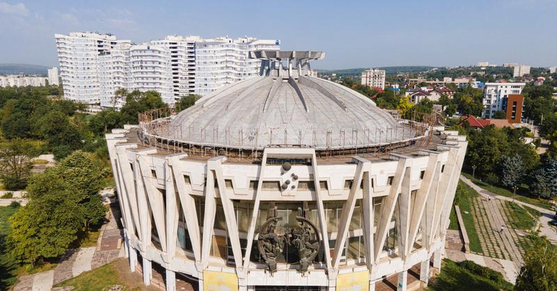 Începe Stagiunea De Vară La Circul Din Chişinău. Artiştii Au Pregătit ...