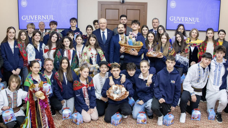 Tabăra „DOR de Tradiții”: copii din diaspora, acasă de sărbători